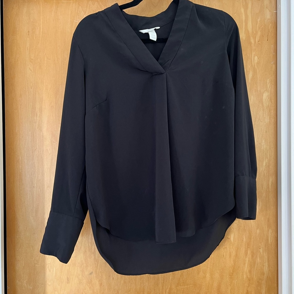 H&M flow black dressy blouse US10